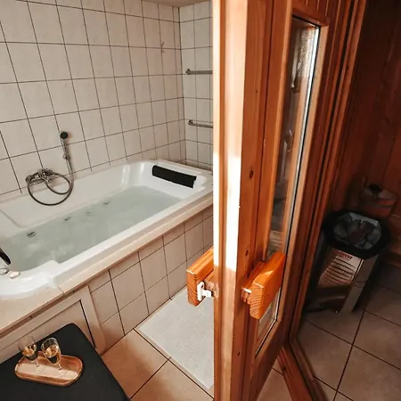 Le Milan Royal 26 Pers, Malmedy, Balneo, Vue, Calme Мальмеди